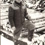 Леонид Иванович Малышев, стропальщик-грузчик-штабельщик. На лесозаводе с 1975 года. Бригада Вичка.
